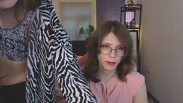 ZoriaLovesLuna online show from March 2026 07:03:02 AM