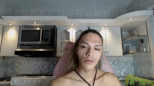 Snapshot of CrisOzzz chatting on March 2026 06:24:02 PM CrisOzzz online show from March 2026 06:24:02 PM