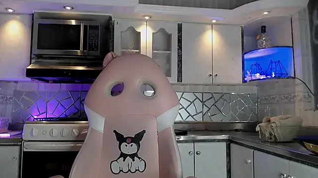 Snapshot of CrisOzzz chatting on March 2026 06:03:02 PM CrisOzzz online show from March 2026 06:03:02 PM