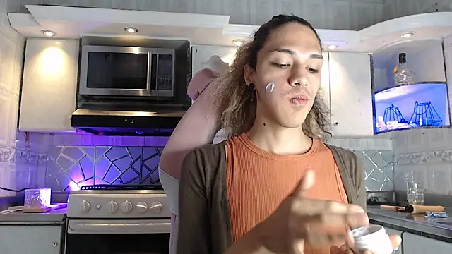 Snapshot of CrisOzzz chatting on March 2026 05:38:01 PM CrisOzzz online show from March 2026 05:38:01 PM