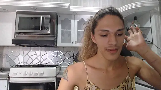 Snapshot of CrisOzzz chatting on April 2026 06:38:01 PM CrisOzzz online show from April 2026 06:38:01 PM