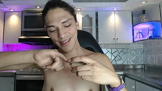 Snapshot of CrisOzzz chatting on April 2026 06:49:02 PM CrisOzzz online show from April 2026 06:49:02 PM