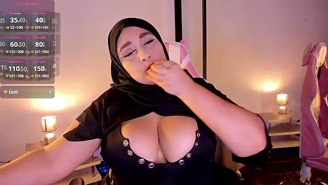 HijabiMilff online show from May 2026 03:31:02 PM