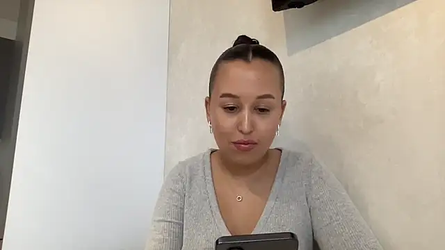 Snapshot of Dana_005 chatting on May 2026 03:50:01 PM Dana 005 online show from May 2026 03:50:01 PM