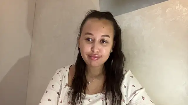 Snapshot of Dana_005 chatting on May 2026 07:33:02 PM Dana 005 online show from May 2026 07:33:02 PM