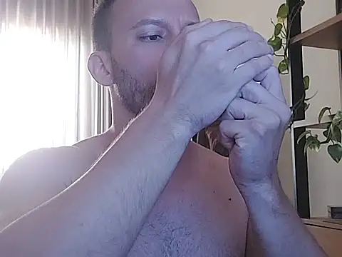 amanteloiro online show from May 2026 03:29:02 PM