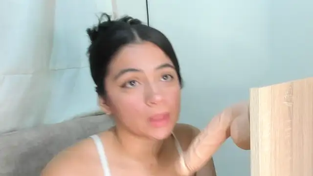 Mariian Zeller online show from March 2026 10:26:01 AM