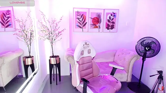 Chloe meoww online show from May 2026 11:49:02 AM