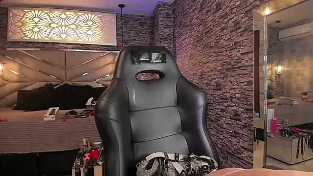 Snapshot of Nicolle_Doll_ chatting on April 2026 02:44:01 PM Nicolle Doll online show from April 2026 02:44:01 PM