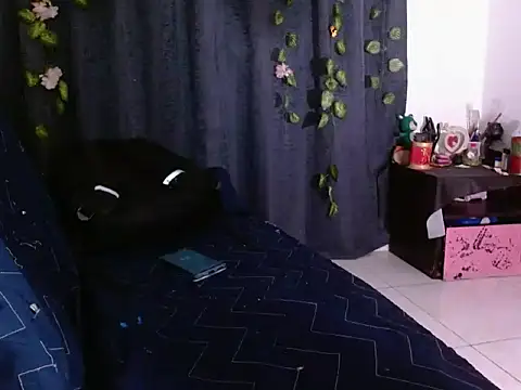 powderblu69 online show from May 2026 07:33:01 PM