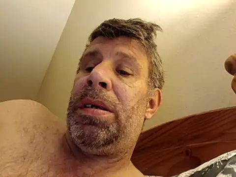 stud2512 online show from April 2026 10:22:01 PM