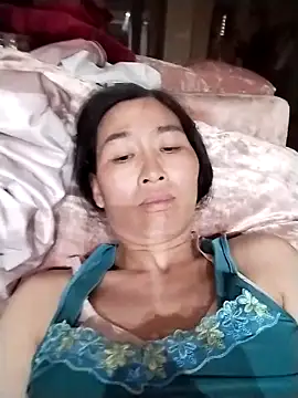 Snapshot of lris-Beauty77 chatting on March 2026 05:29:01 PM lris-Beauty77 online show from March 2026 05:29:01 PM