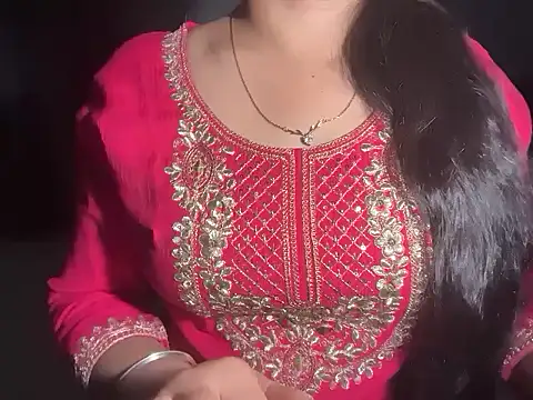 Avneet kaurr1 online show from April 2026 12:31:01 PM