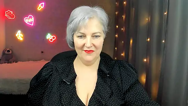 Snapshot of Mary-Leee chatting on March 2026 02:13:01 PM Mary-Leee online show from March 2026 02:13:01 PM