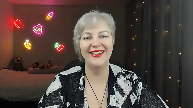 Snapshot of Mary-Leee chatting on March 2026 01:11:02 PM Mary-Leee online show from March 2026 01:11:02 PM