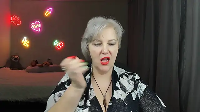 Snapshot of Mary-Leee chatting on March 2026 01:45:01 PM Mary-Leee online show from March 2026 01:45:01 PM