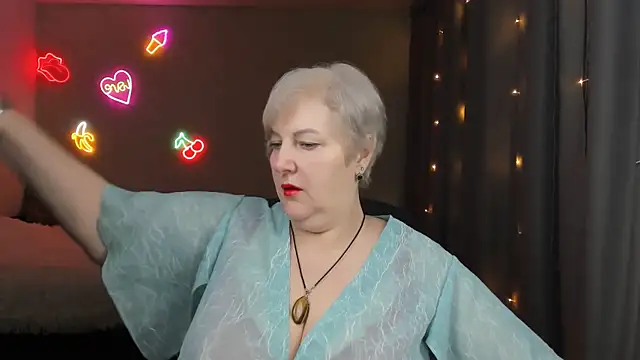 Snapshot of Mary-Leee chatting on April 2026 04:23:02 AM Mary-Leee online show from April 2026 04:23:02 AM