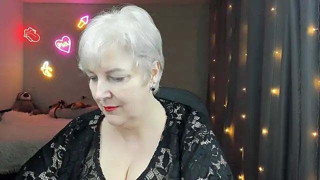 Snapshot of Mary-Leee chatting on April 2026 06:26:01 PM Mary-Leee online show from April 2026 06:26:01 PM