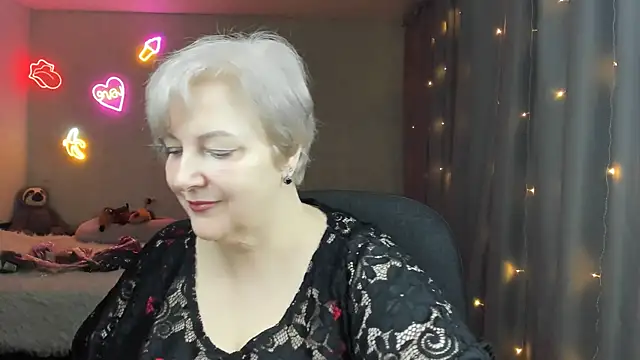 Snapshot of Mary-Leee chatting on April 2026 05:32:02 AM Mary-Leee online show from April 2026 05:32:02 AM