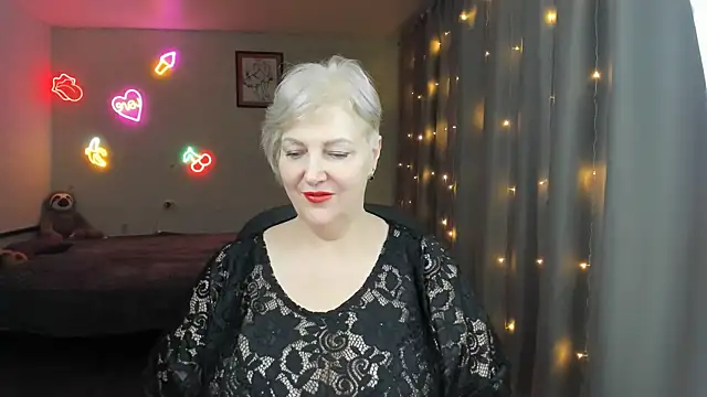 Snapshot of Mary-Leee chatting on May 2026 08:11:01 AM Mary-Leee online show from May 2026 08:11:01 AM