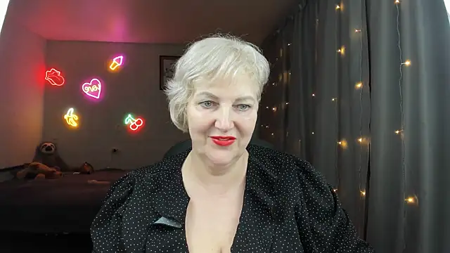 Snapshot of Mary-Leee chatting on May 2026 06:05:02 PM Mary-Leee online show from May 2026 06:05:02 PM