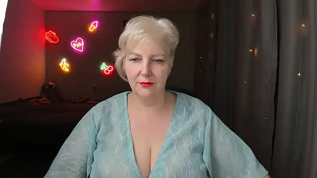 Snapshot of Mary-Leee chatting on June 2026 04:41:02 PM Mary-Leee online show from June 2026 04:41:02 PM