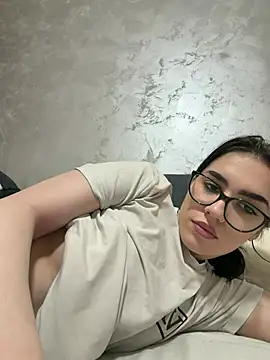 Snapshot of hanica13 chatting on February 2026 07:56:01 PM hanica13 online show from February 2026 07:56:01 PM