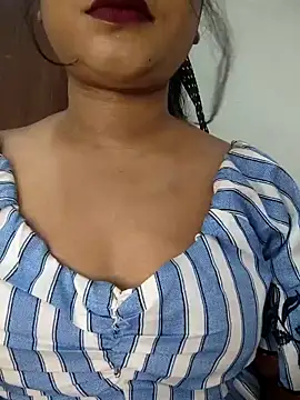 Cutie bae011 online show from March 2026 06:03:01 PM