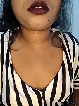 Cutie bae011 online show from March 2026 04:45:02 PM