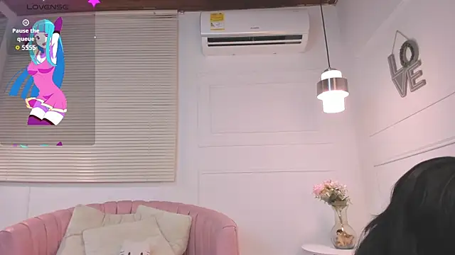 Snapshot of HannaMin chatting on March 2026 12:10:02 PM HannaMin online show from March 2026 12:10:02 PM