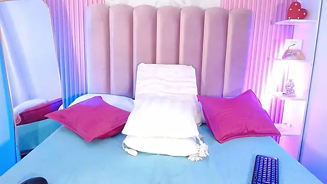 Snapshot of ArianaRougee chatting on April 2026 01:41:02 PM ArianaRougee online show from April 2026 01:41:02 PM