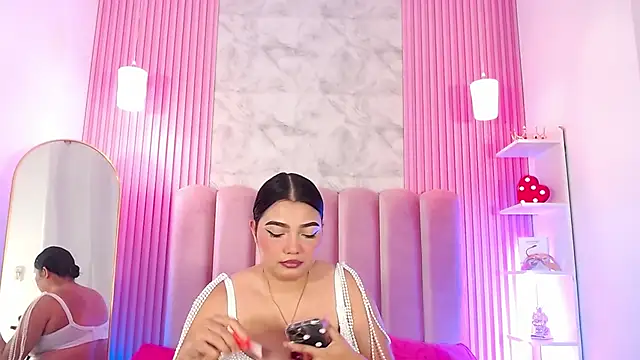 Snapshot of ArianaRougee chatting on May 2026 11:05:02 AM ArianaRougee online show from May 2026 11:05:02 AM