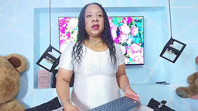 Snapshot of sharon_noa chatting on May 2026 02:25:01 PM sharon noa online show from May 2026 02:25:01 PM