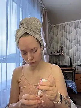 DivaAurum online show from March 2026 07:34:02 AM