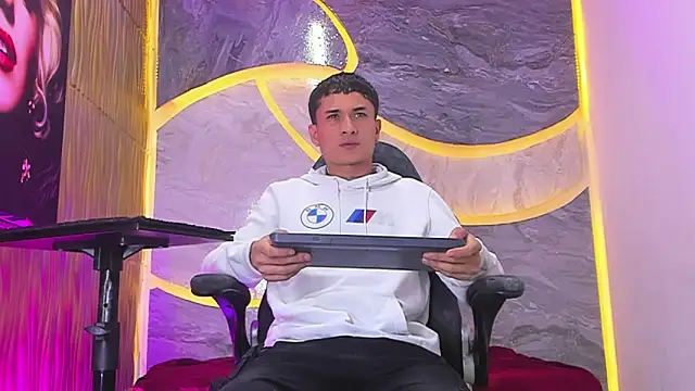 Matheus Ic  online show from March 2026 10:25:01 PM