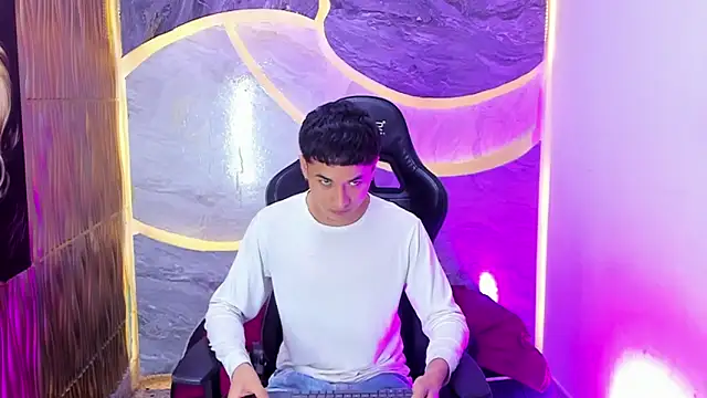 Matheus Ic  online show from April 2026 08:24:02 PM