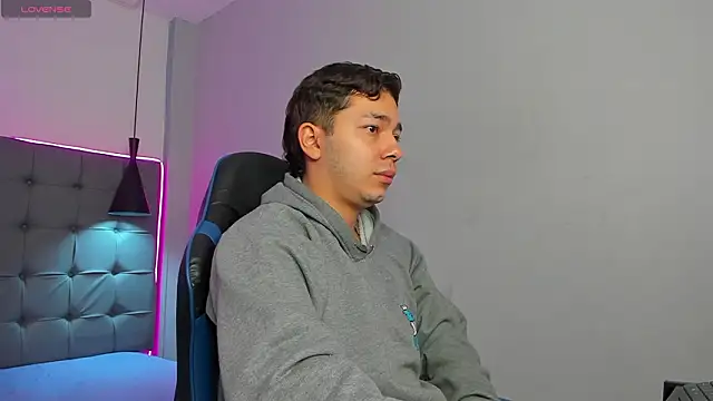 Julian Smith21 online show from February 2026 12:15:02 PM