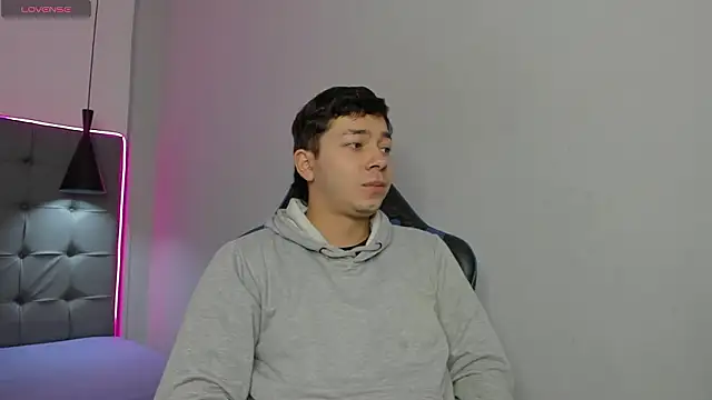 Julian Smith21 online show from March 2026 12:33:02 PM