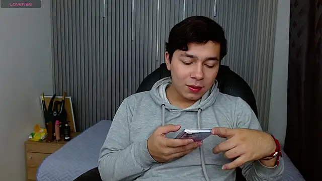 Snapshot of Julian_Smith21 chatting on May 2026 12:39:01 AM Julian Smith21 online show from May 2026 12:39:01 AM