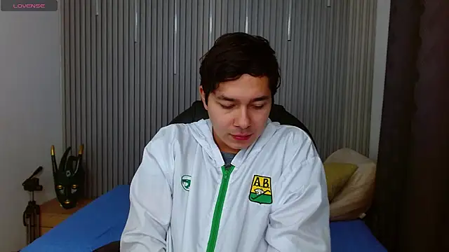 Snapshot of Julian_Smith21 chatting on May 2026 05:14:02 AM Julian Smith21 online show from May 2026 05:14:02 AM