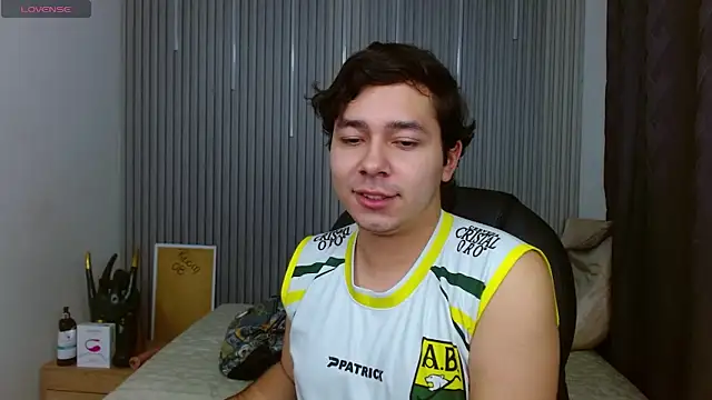 Snapshot of Julian_Smith21 chatting on June 2026 12:03:02 AM Julian Smith21 online show from June 2026 12:03:02 AM
