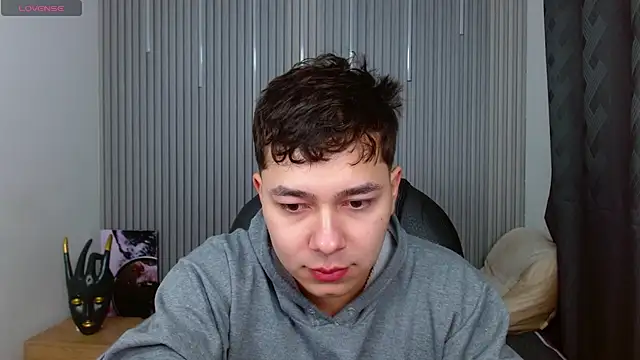 Snapshot of Julian_Smith21 chatting on June 2026 03:53:02 AM Julian Smith21 online show from June 2026 03:53:02 AM