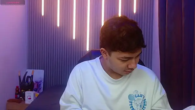 Snapshot of Julian_Smith21 chatting on July 2026 03:52:01 AM Julian Smith21 online show from July 2026 03:52:01 AM