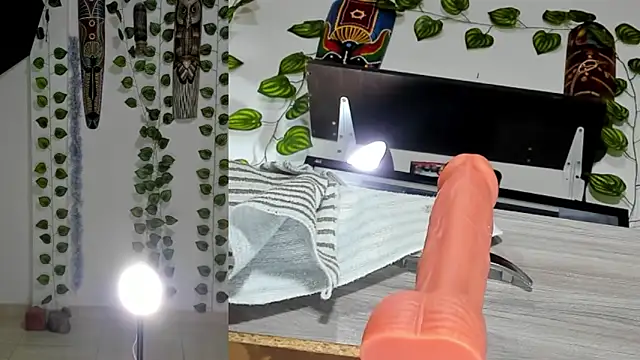 Snapshot of bella__funny chatting on May 2026 06:39:01 PM bella funny online show from May 2026 06:39:01 PM