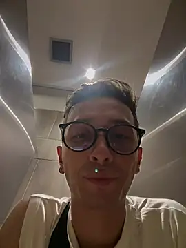 Thiago Jones1 online show from June 2026 08:33:01 PM