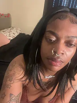 Snapshot of wavywavy12 chatting on February 2026 07:33:02 PM wavywavy12 online show from February 2026 07:33:02 PM