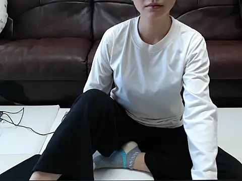 Snapshot of Mey_112 chatting on March 2026 05:47:02 AM Mey 112 online show from March 2026 05:47:02 AM