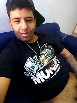 Snapshot of trox_memide21cm chatting on April 2026 03:42:02 PM trox memide21cm online show from April 2026 03:42:02 PM