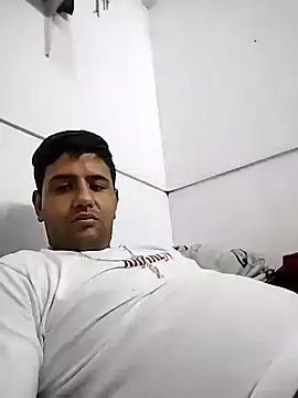 Snapshot of trox_memide21cm chatting on April 2026 12:49:02 AM trox memide21cm online show from April 2026 12:49:02 AM