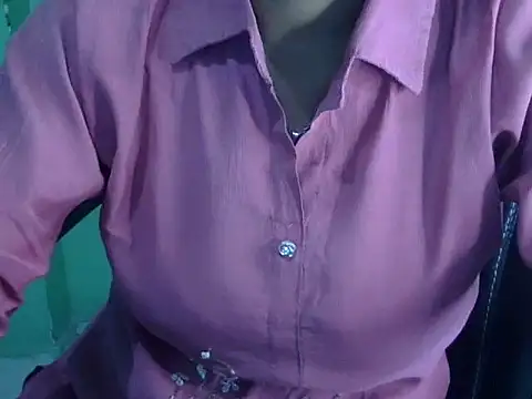 cute momo love online show from May 2026 05:04:01 AM
